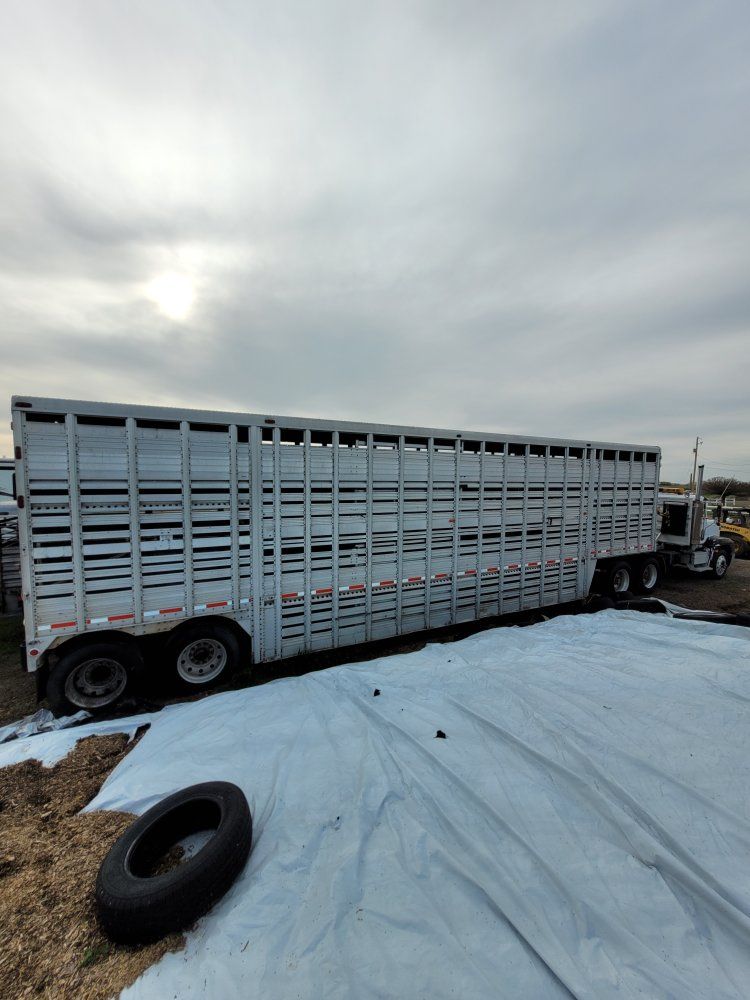 1977 48' wilson stock trailer