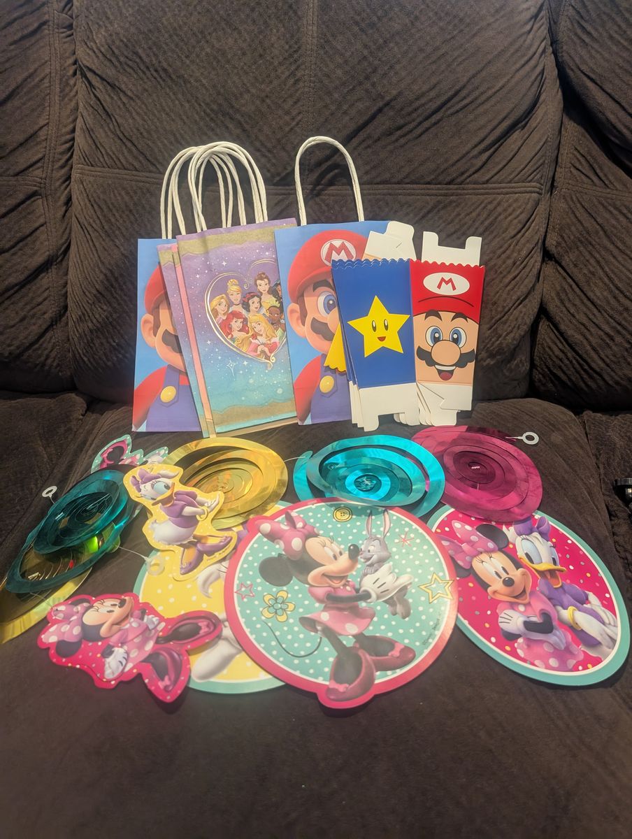 Minnie Mouse party decorations