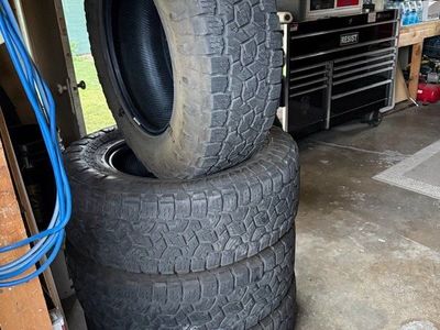 Toyo AT 3 275/70/18