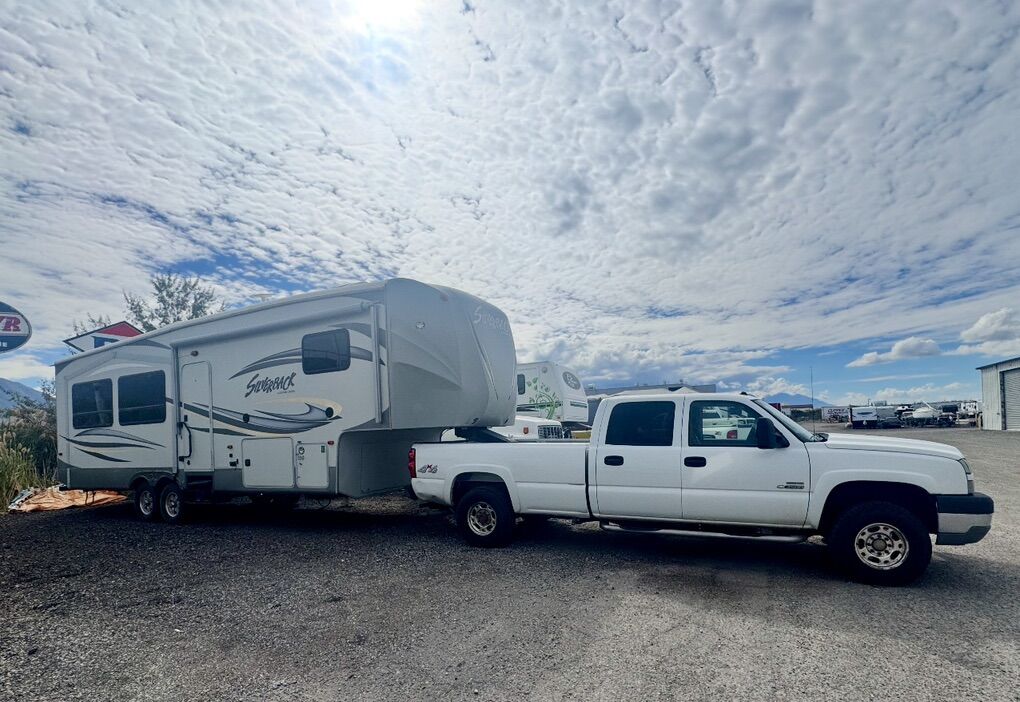 2014 Cedar Creek Silverback 29RE