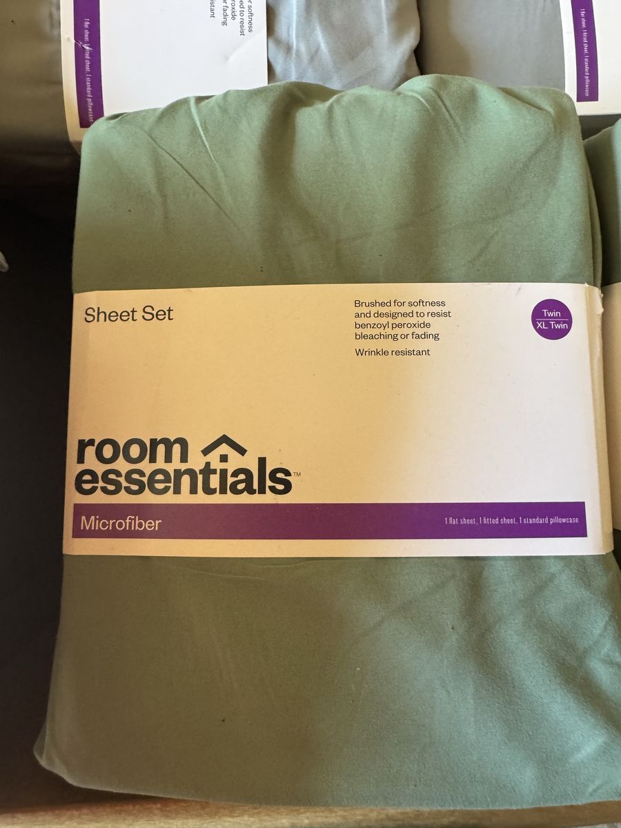 Room essentials Twin/Twin XL, Queen sheet set