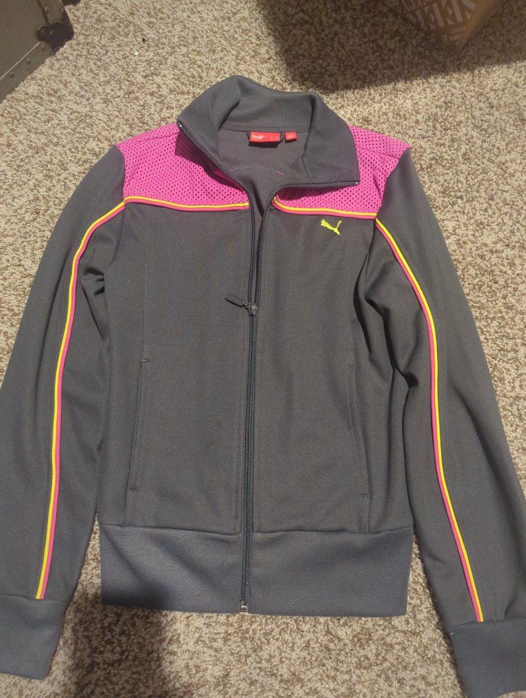 Super cute! Puma athletic jacket size medium