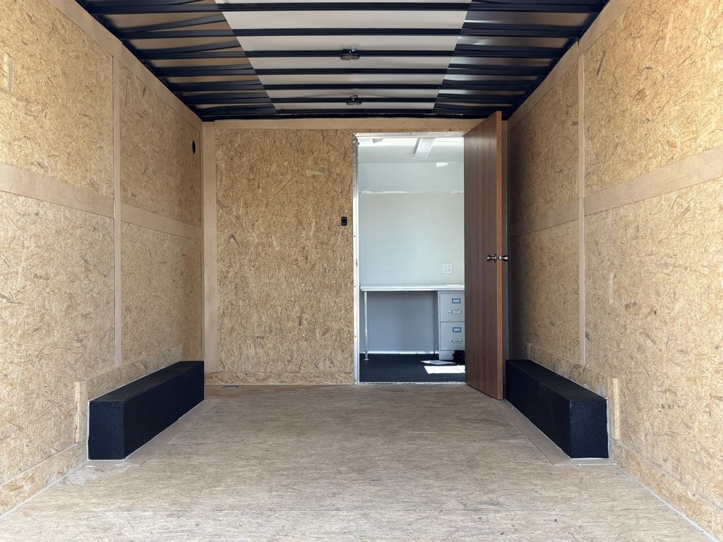 Main image 7