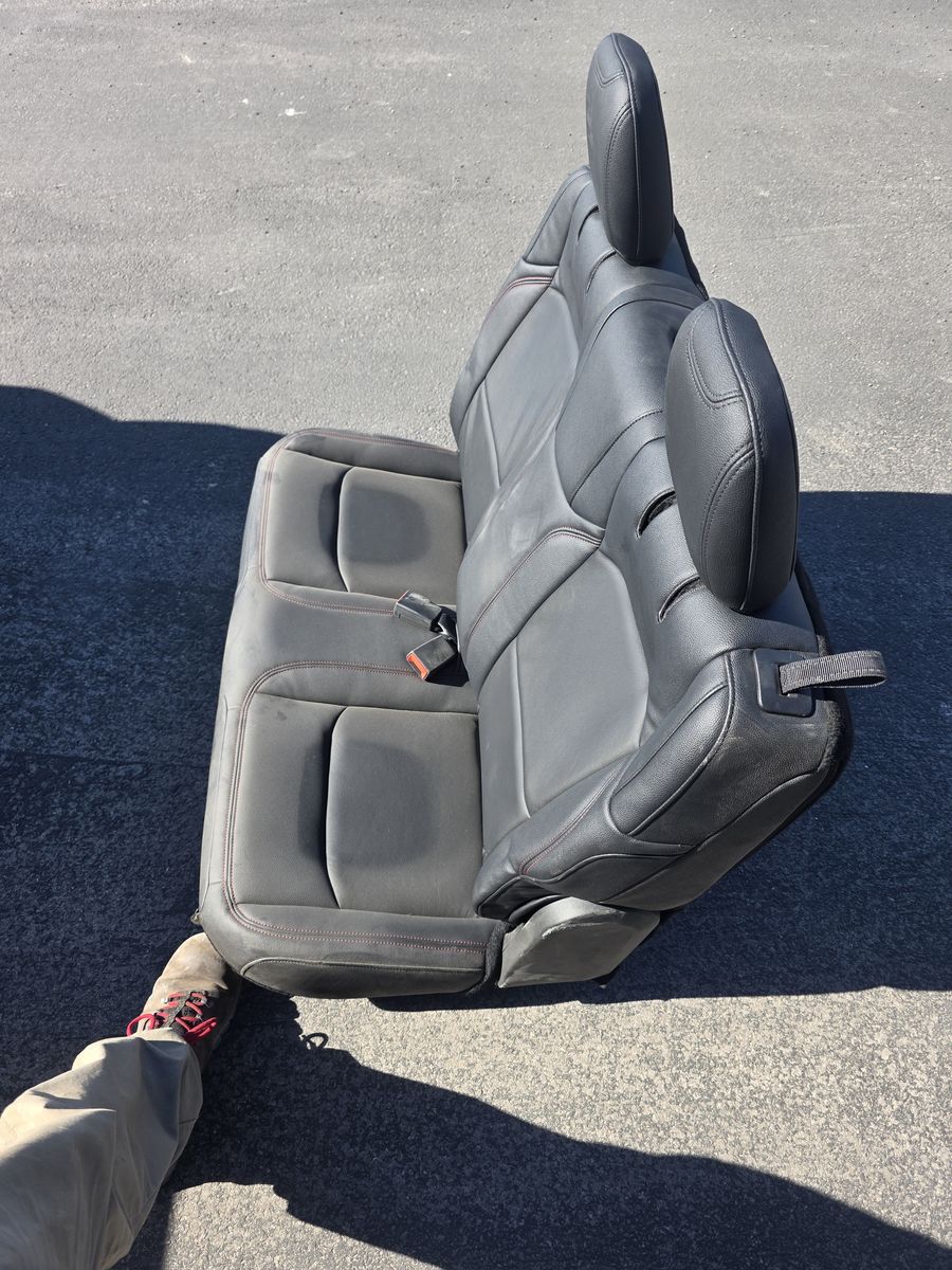 2020 jeep wrangler rear seat