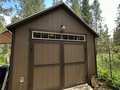 Kong Sheds 12'x14' Utility Shed - 8' Walls, Attic, Double Doors, Windows & Venting