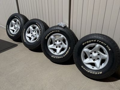 2002 Toyota Tundra tires/wheels