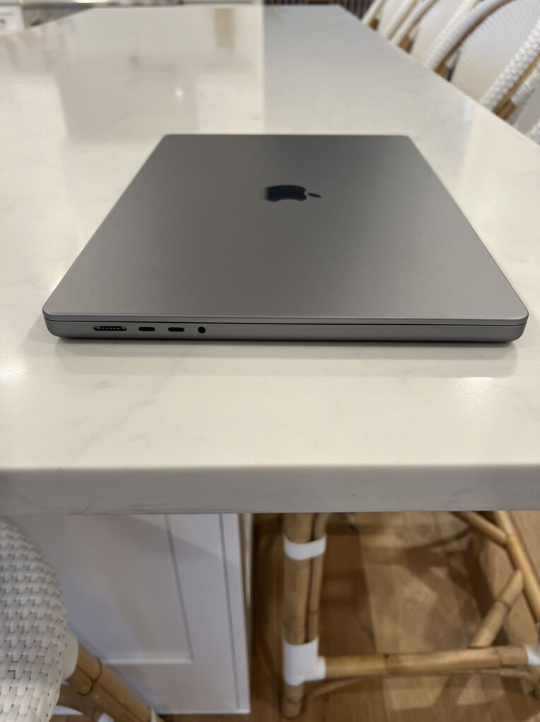 2021 Macbook Pro_16"_32gig_M1 chip