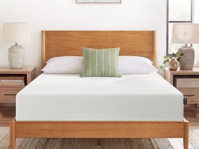 Zinus 12 Inch King Green Tea Memory Foam Mattress