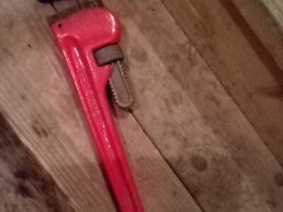 18" pipe wrench