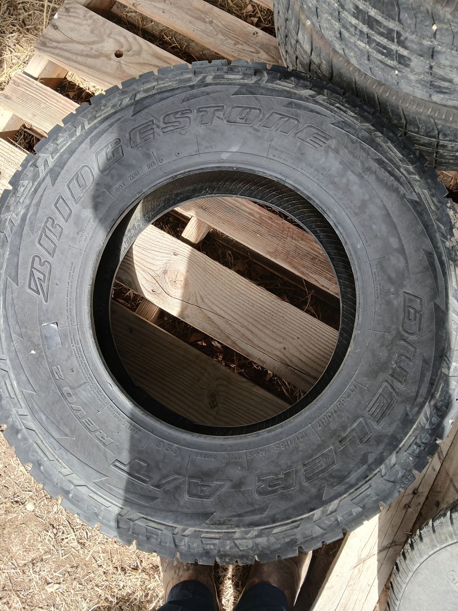 265 70 17 truck tire