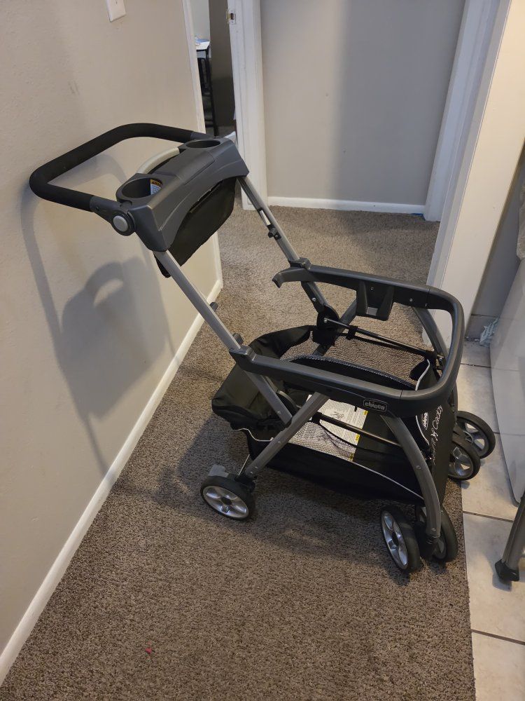Chicco folding carseat stroller (Keyfit Caddy)