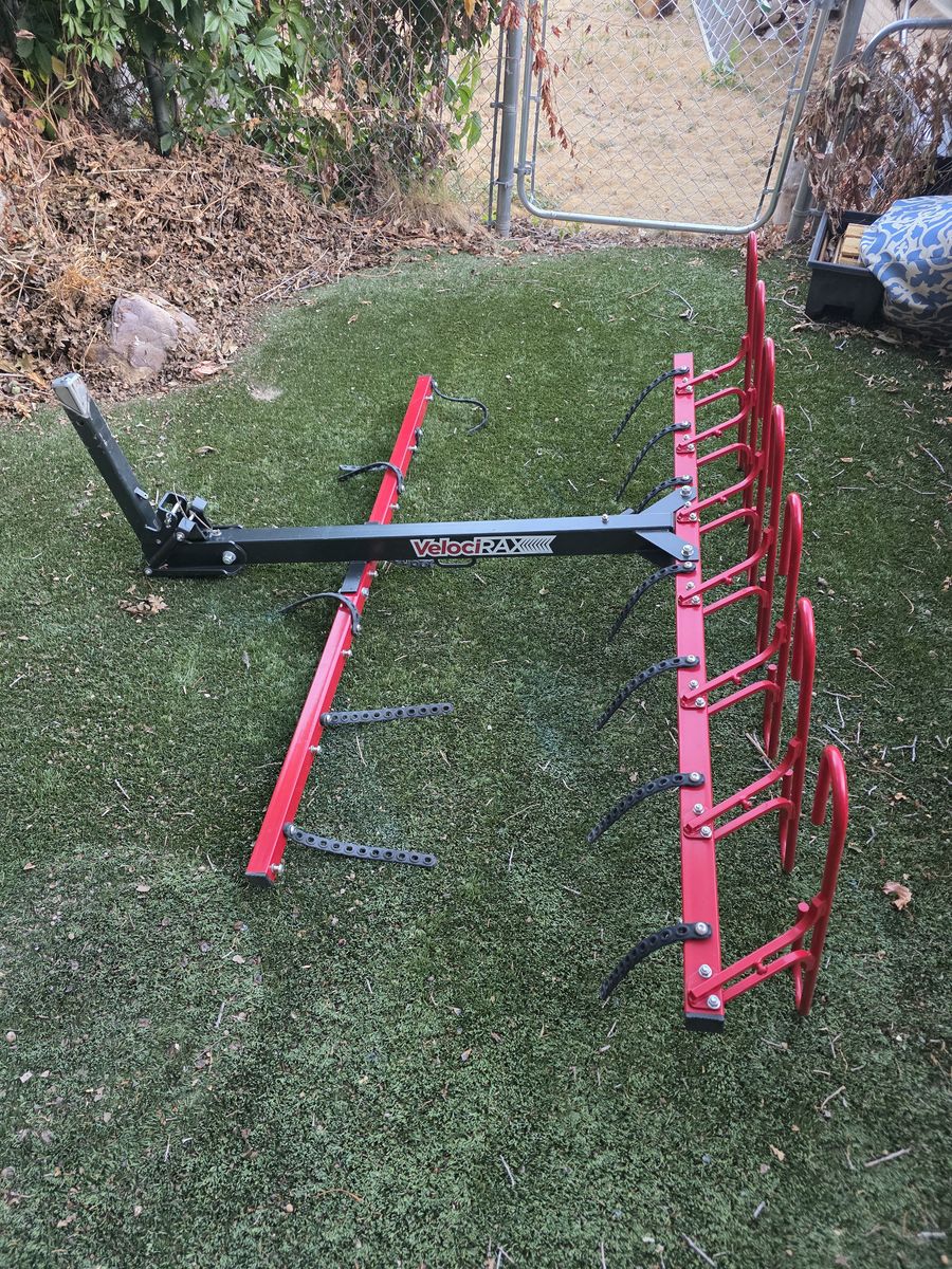 VelociRAX 7-Bike Vertical Hitch Rack