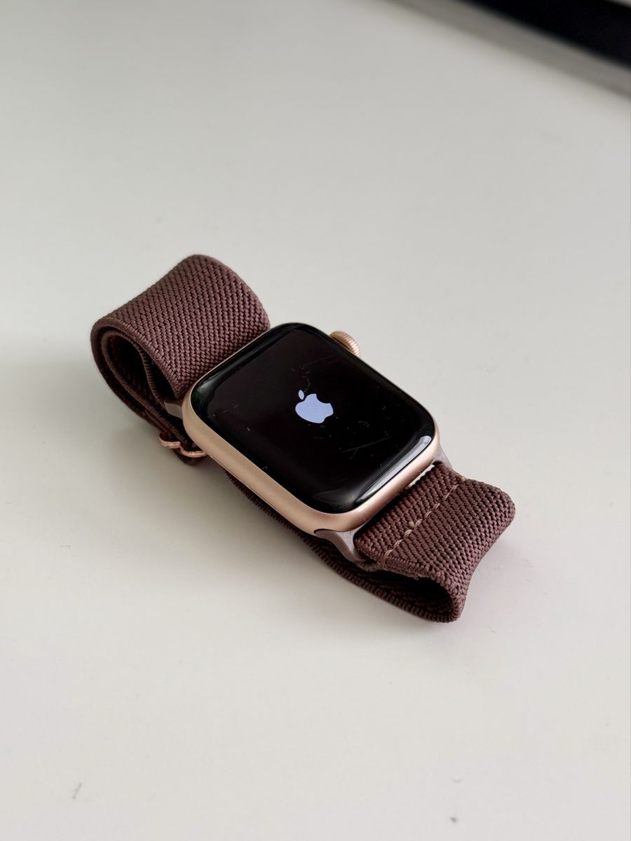 Apple Watch Series 6 GPS + Cellular Rose Gold Aluminum Case with Elastic Stretch Band - Unlocked