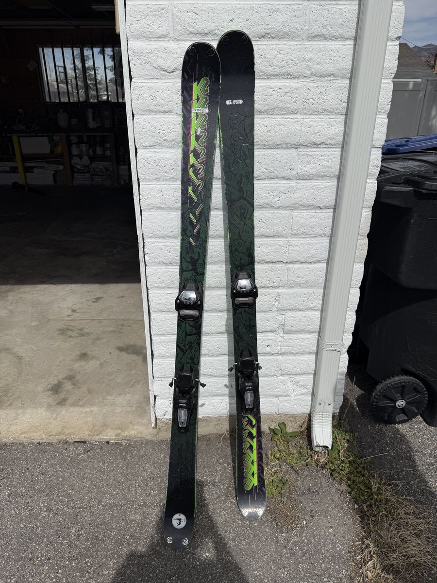 K2 Twin Tip Skis w/ Bindings – 164cm – Great Park Skis
