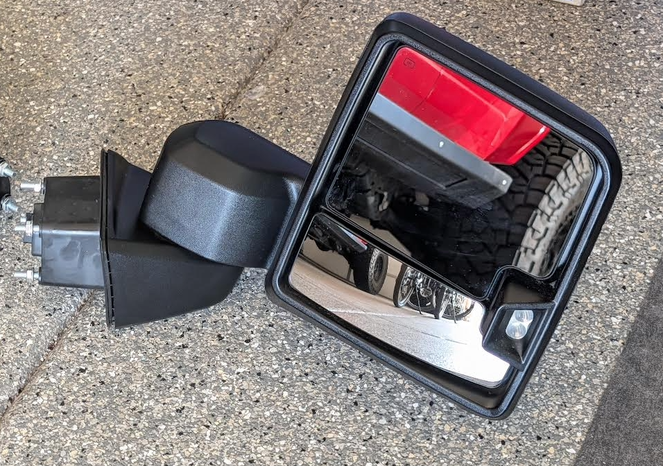 Chevy 2019-2025 Silverado 1500 Towing Mirrors with Smoked LED Turn Signals; Black