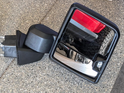 Chevy 2019-2025 Silverado 1500 Towing Mirrors with Smoked LED Turn Signals; Black