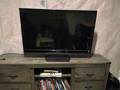 Sony Bravia 46" LCD TV. Model KDL-46VL150