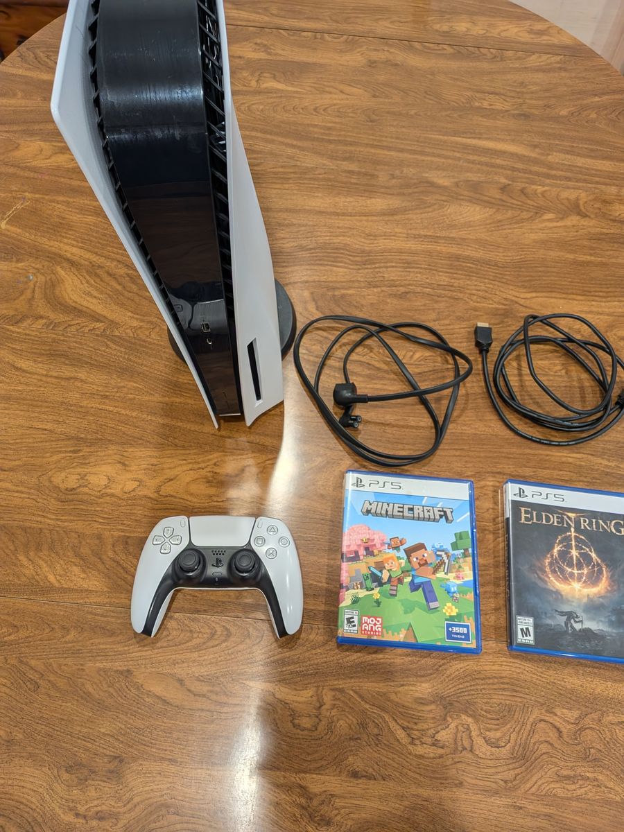 PS5 DISC WITH 2 GAMES!