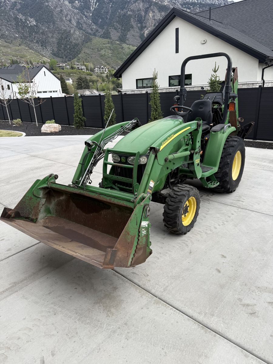 John Deere 3720