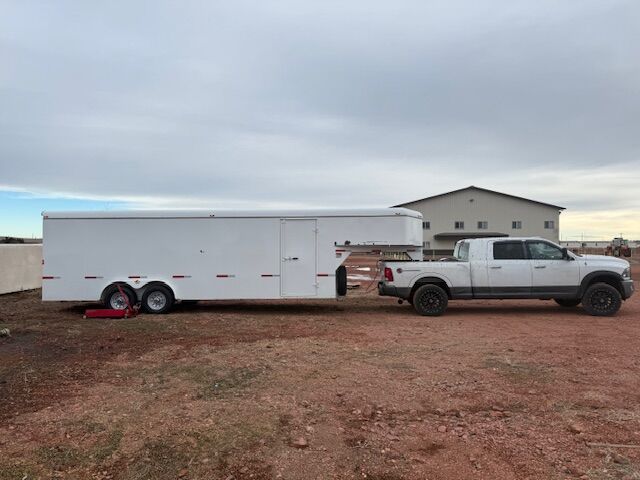 WW Enclosed Gooseneck Trailer