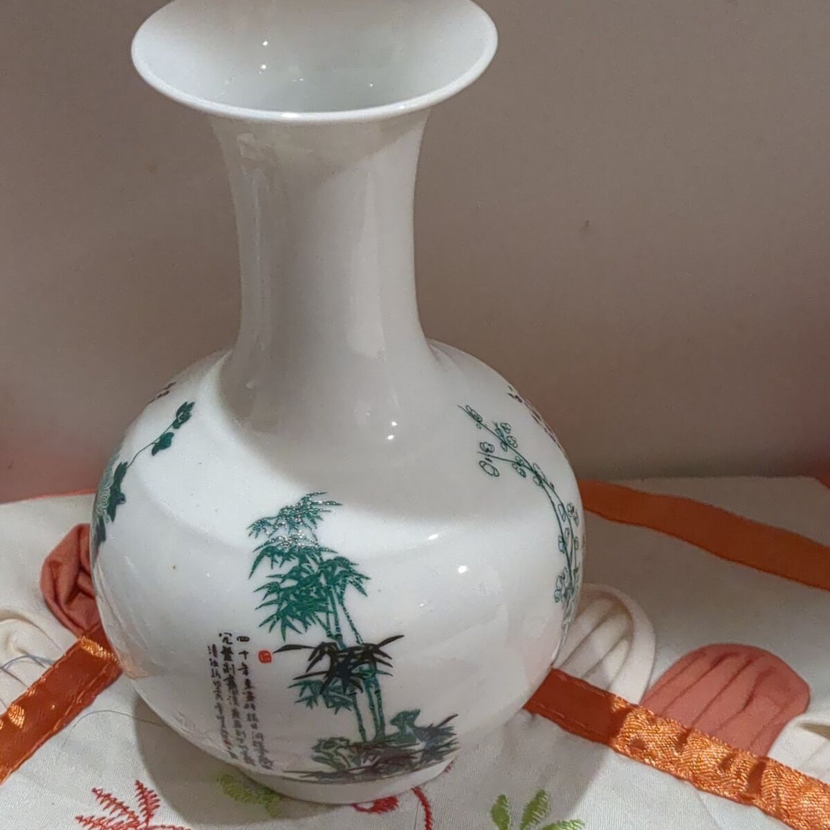 Chinese porcelain vase