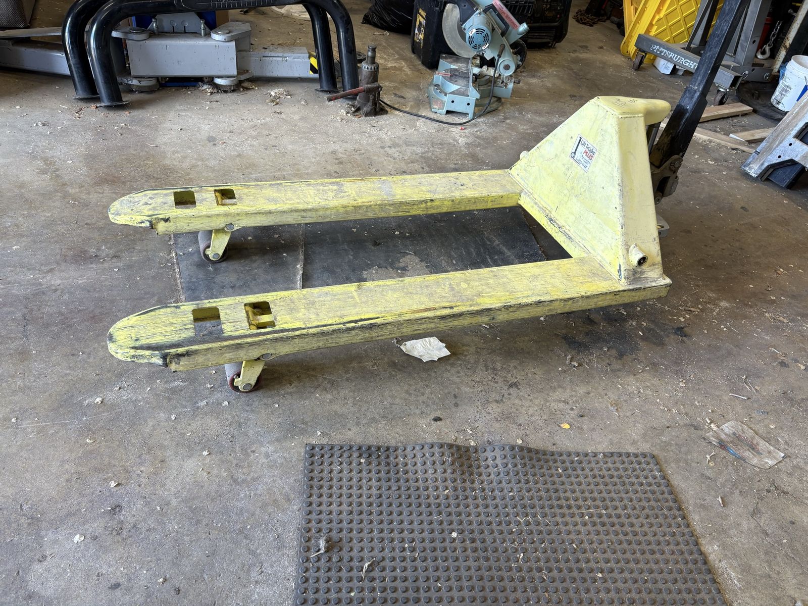 Pallet jack