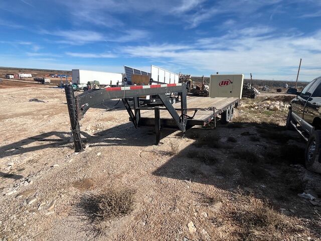 Gooseneck Trailer 20' Deck