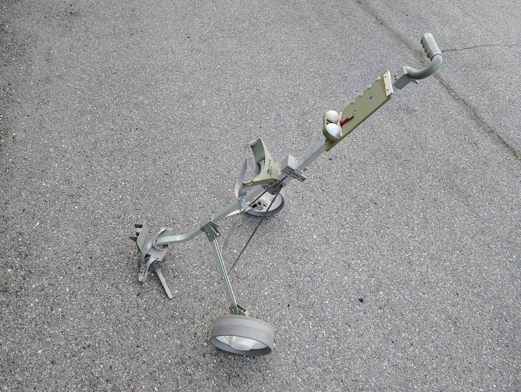 GOLF PULL OR PUSH CART , LIGHT WEIGHT!