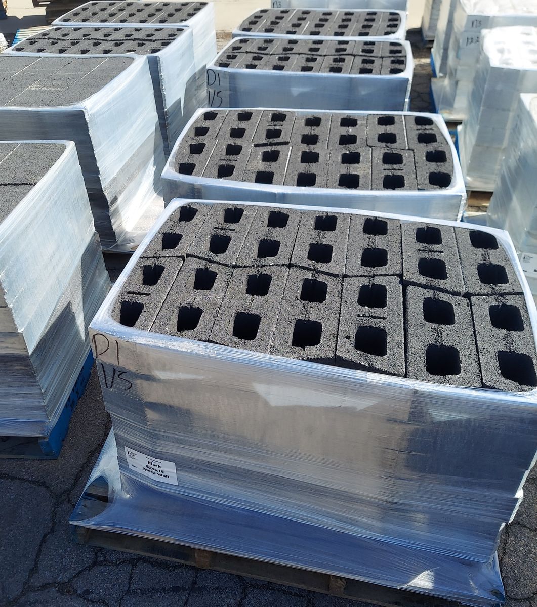 BLACK RETAINING WALL BLOCKS 6x4x16