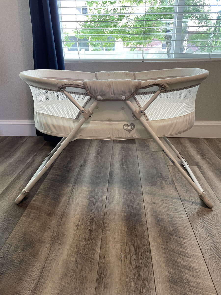 Delta Children Foldable Bassinet