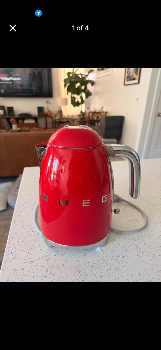 SMEG 50s Retro Style Aesthetic 7-Cup Electric Kettle in Red - Gently Used