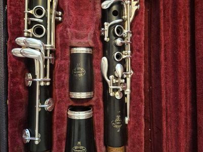 Buffet e11 Intermediate Wood Clarinet with Warranty