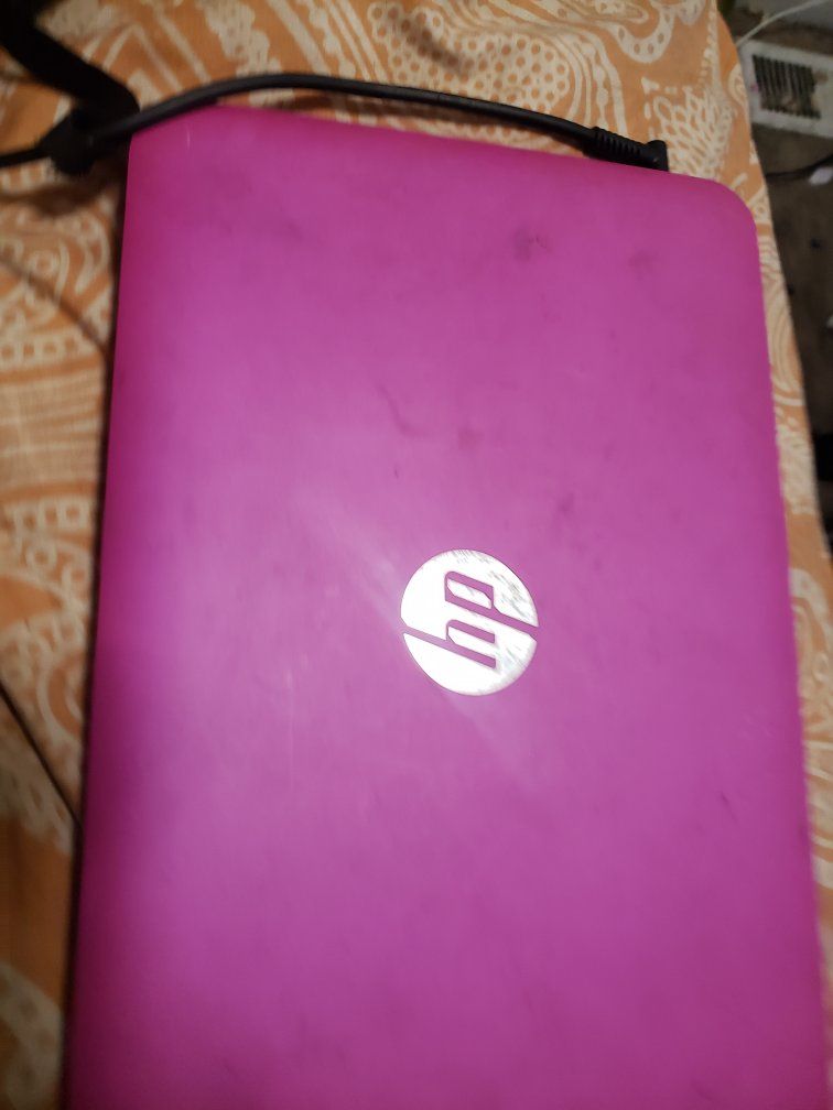 HP Laptop - Pink - Used