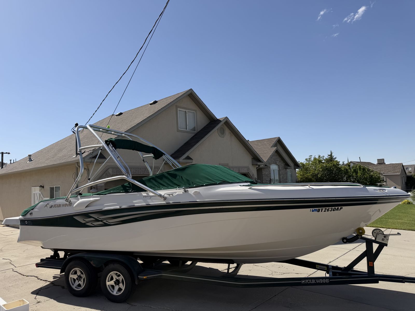 Four Winns Horizon 260