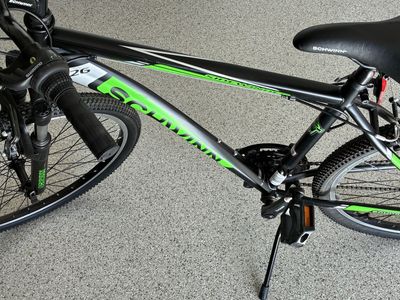 26 Mens Schwinn Mountain Bike