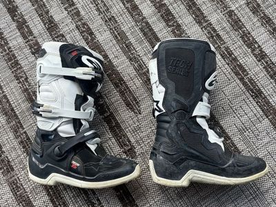 Alpinestars Tech 7S Youth Motocross Boots – Black/White – Great Condition - Size 4