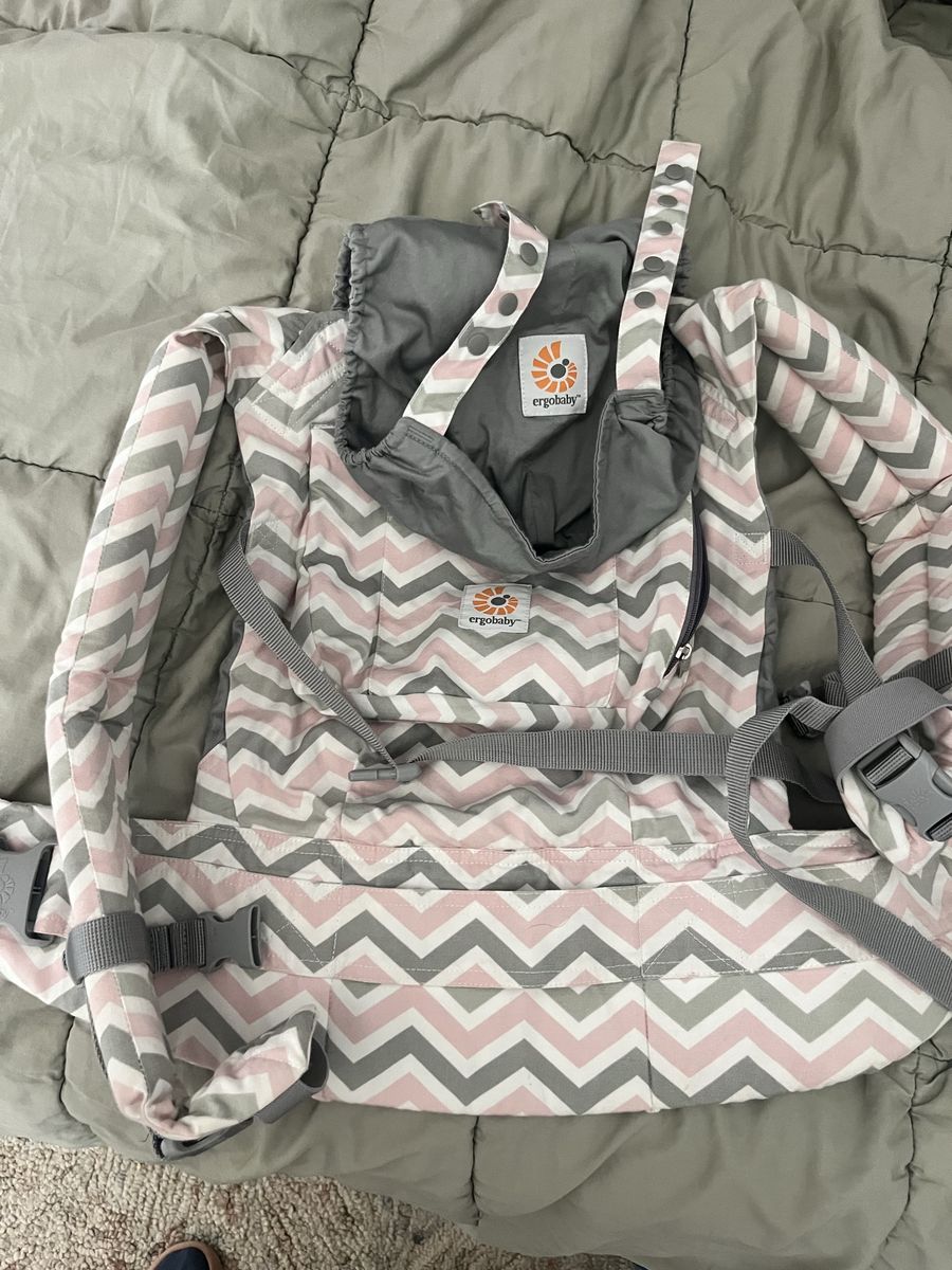 Ergobaby Original Baby Carrier - Pink/Gray/White Chevron Pattern - Excellent Condition