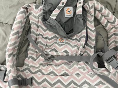 Ergobaby Original Baby Carrier - Pink/Gray/White Chevron Pattern - Excellent Condition