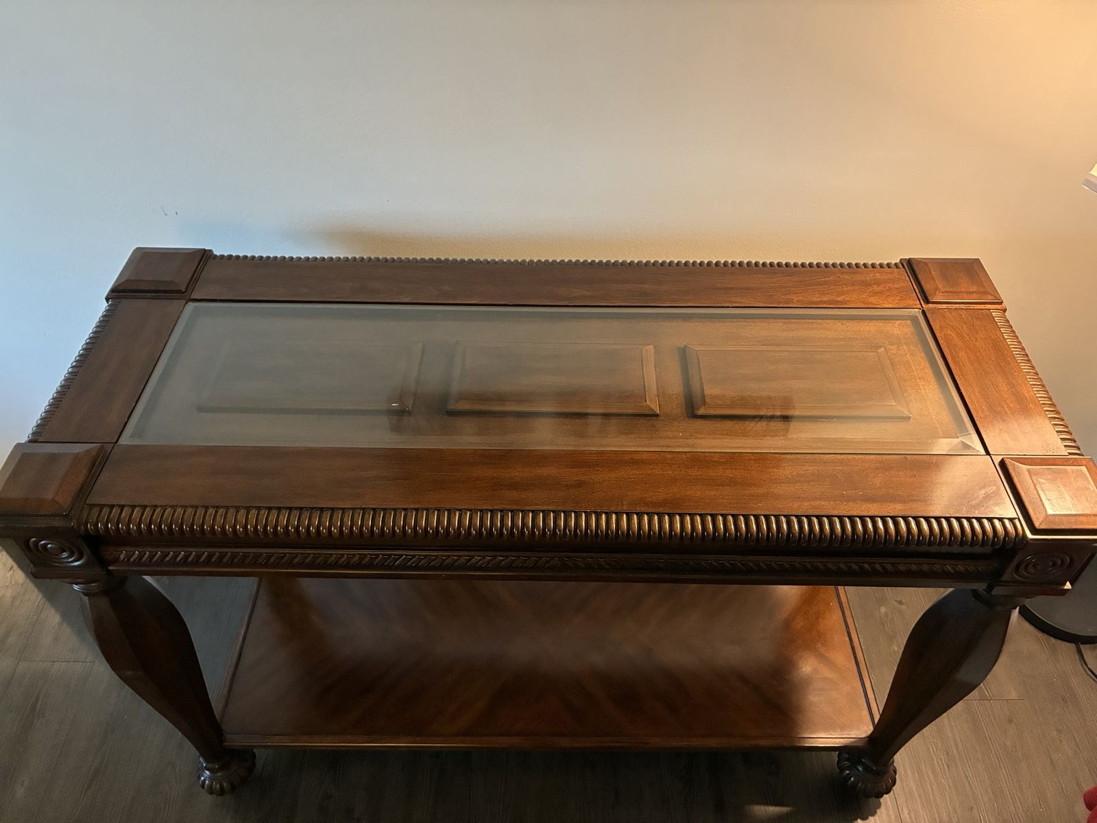 Main image 3