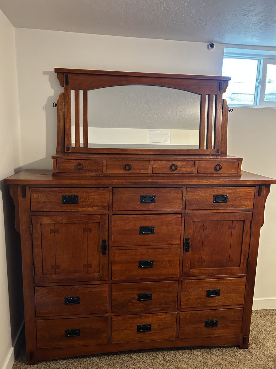 Mission/Craftsman Style Dresser