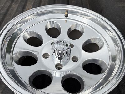 Polished Aluminum Alloy Wheel Rim with Center Cap