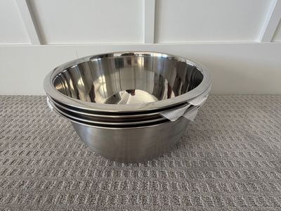 8qt. Stainless Steel Mixing Bowl - Like new (only used once)