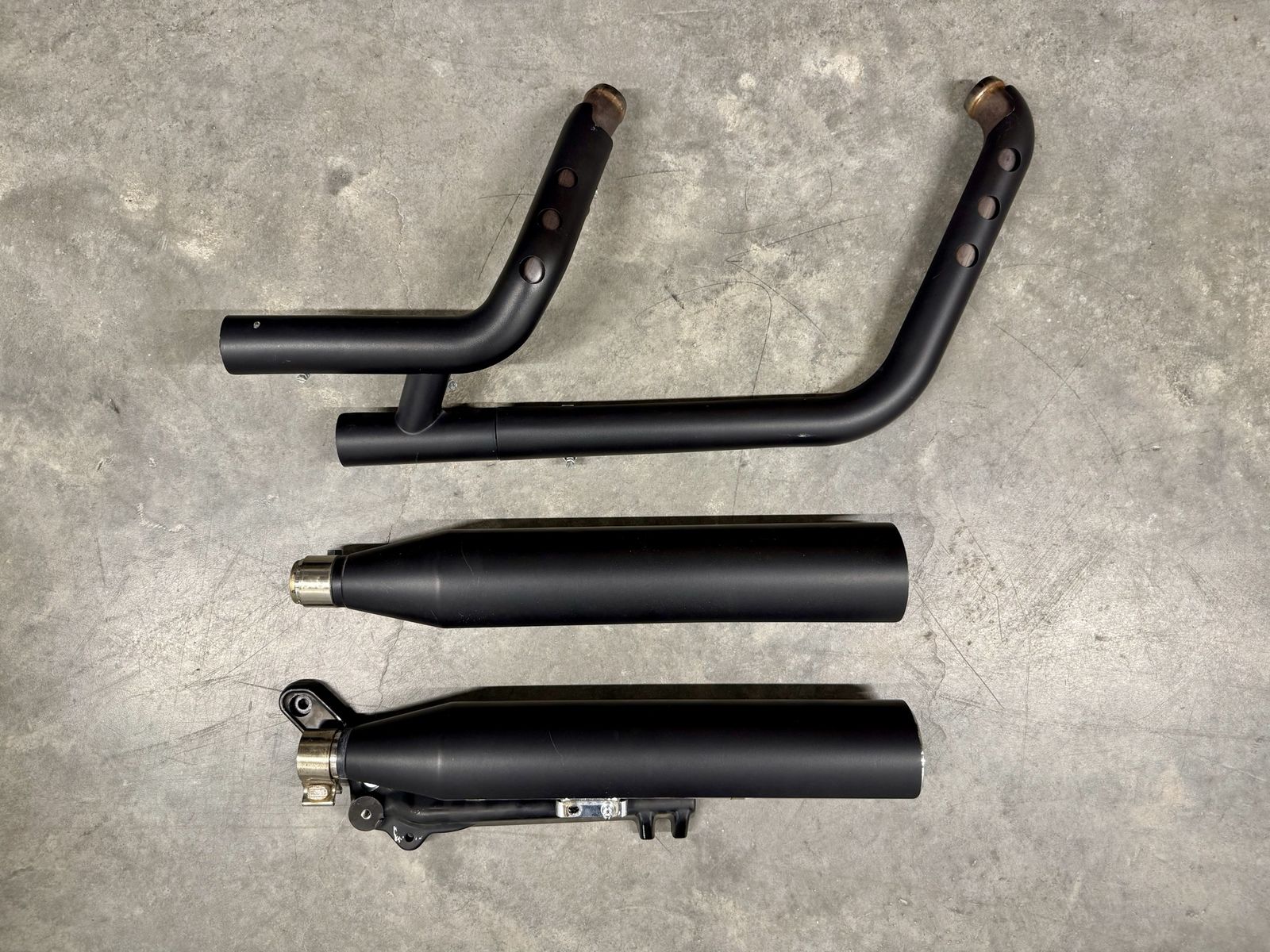 Harley Davidson FXBB Softail Street Bob Stock Exhaust