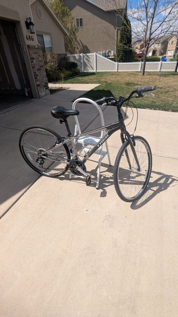 Trek verve 1 men & women's  hybrid 15 speed bikes