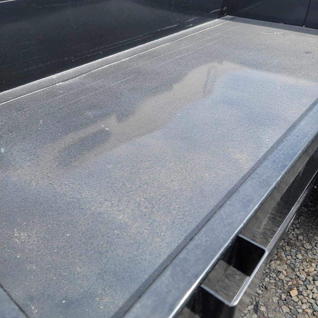 Main image 6