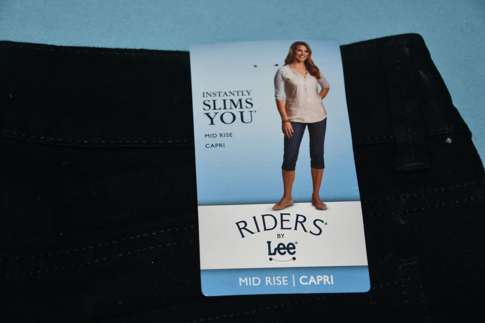 NWT "RIDERS" by LEE CAPRI PANTS ~ BLACK ~ SIZE 12 ~ MID RISE ~ CUTE POCKET DETAIL!
