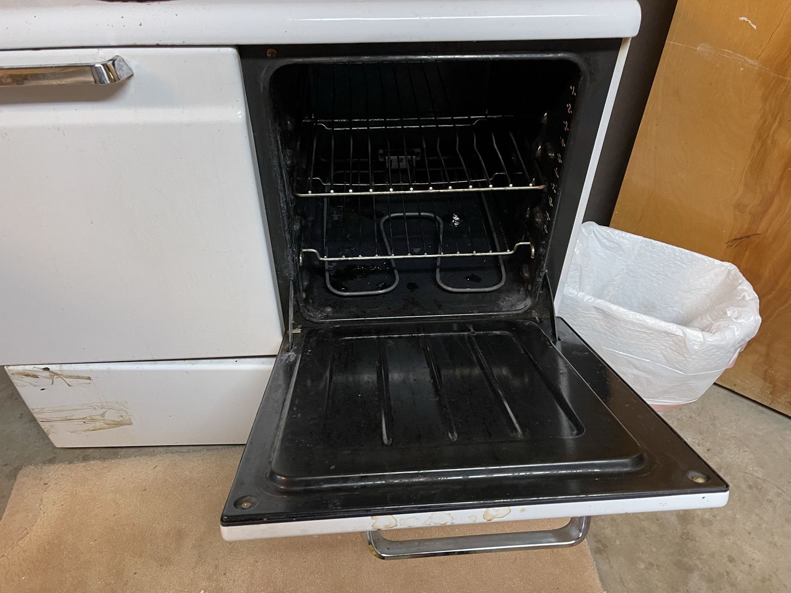 Hotpoint Electric Range from late 1940's - still works