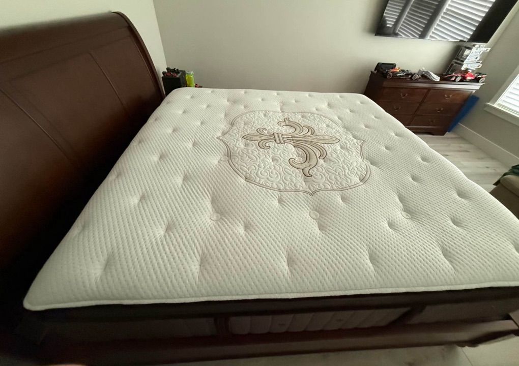 King! Stearns And Foster pillowtop! Only $500
