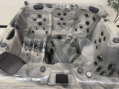 New Hot tub