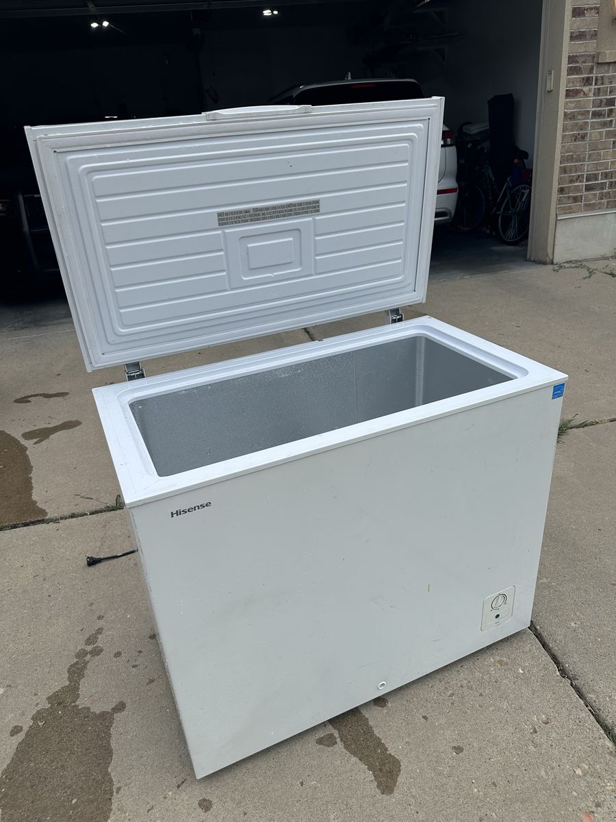 Chest freezer